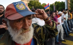 Армения: к чему приведет раскол в рядах протестующих?
